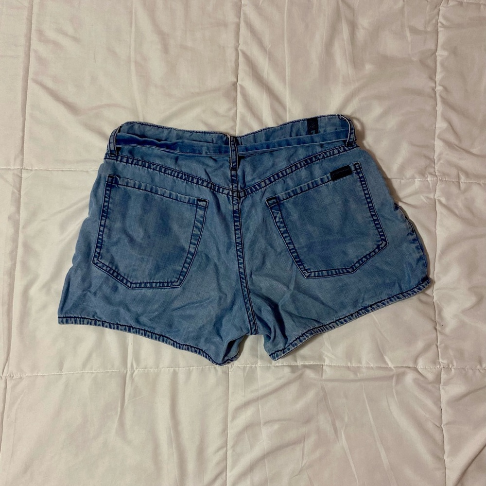 7 For All Mankind pleated shorts light denim Shorts Size 28” Waist - Picture 10 of 10